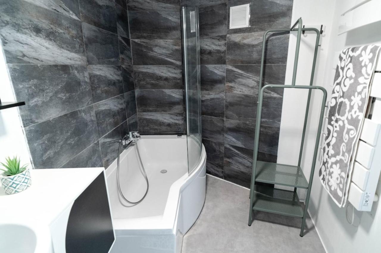 Le Miami - Chaleureux 4 Pers- Oullins Centre- Lyon Apartment ภายนอก รูปภาพ